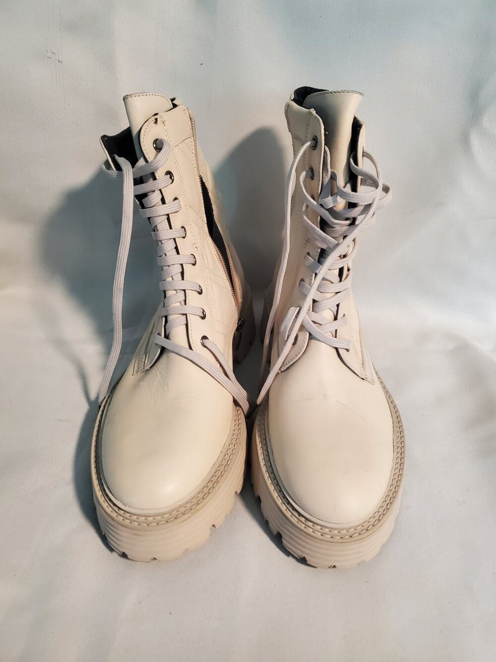 La Canadienne Yasmine Leather Bootie Natural White Size9.s68